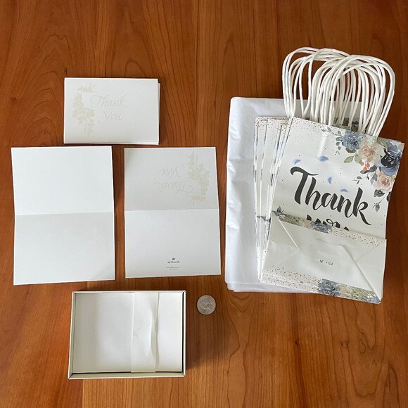 "Thank You" Gift Bags and Note Cards Set, 10 of Each - Picture 2 of 6